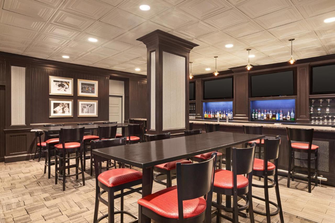 Holiday Inn Boston - Cambridge Area By Ihg Съмървил Екстериор снимка